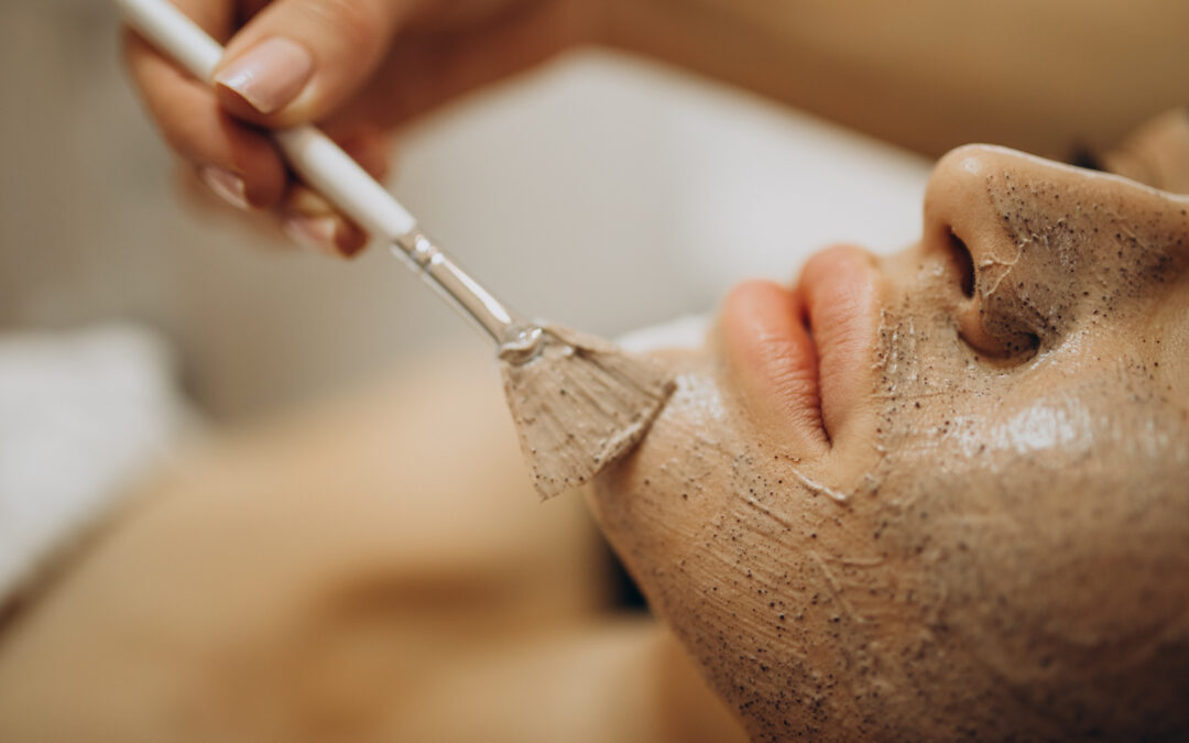 Por qué la limpieza facial profesional no es un capricho